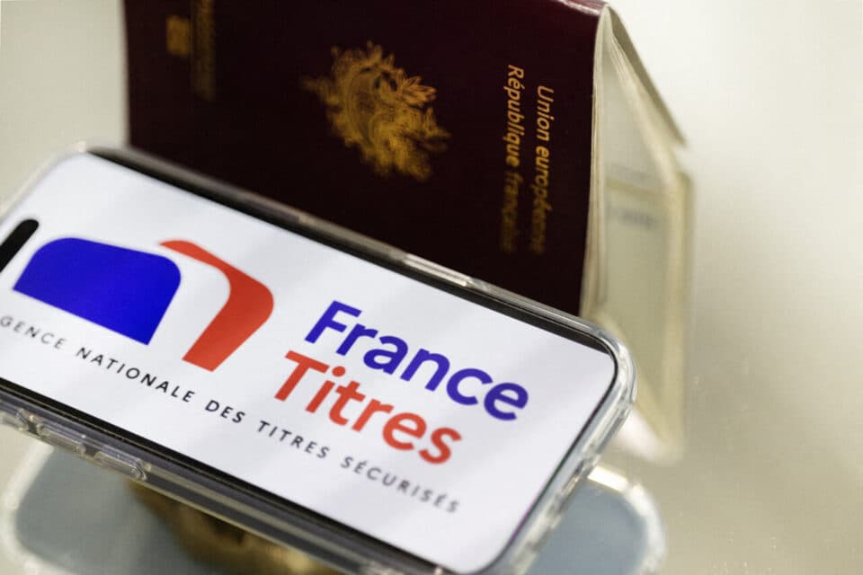 Passeport et carte nationale d'identité